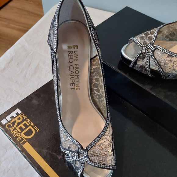 E Live from the Red Carpet Shoes Black&Silver Lace Med Size 9 - Picture 6 of 8